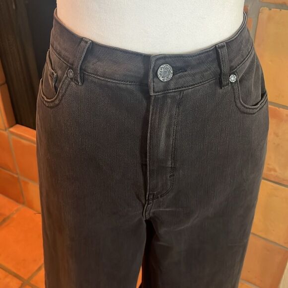 Soft Surroundings Ultimate Denim Wide Leg Jeans in Moonstone Wash, size 12 - Picture 2 of 8